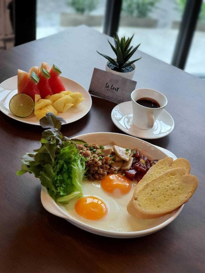 Le Lert Hotel Ratchaburi Eksteriør bilde